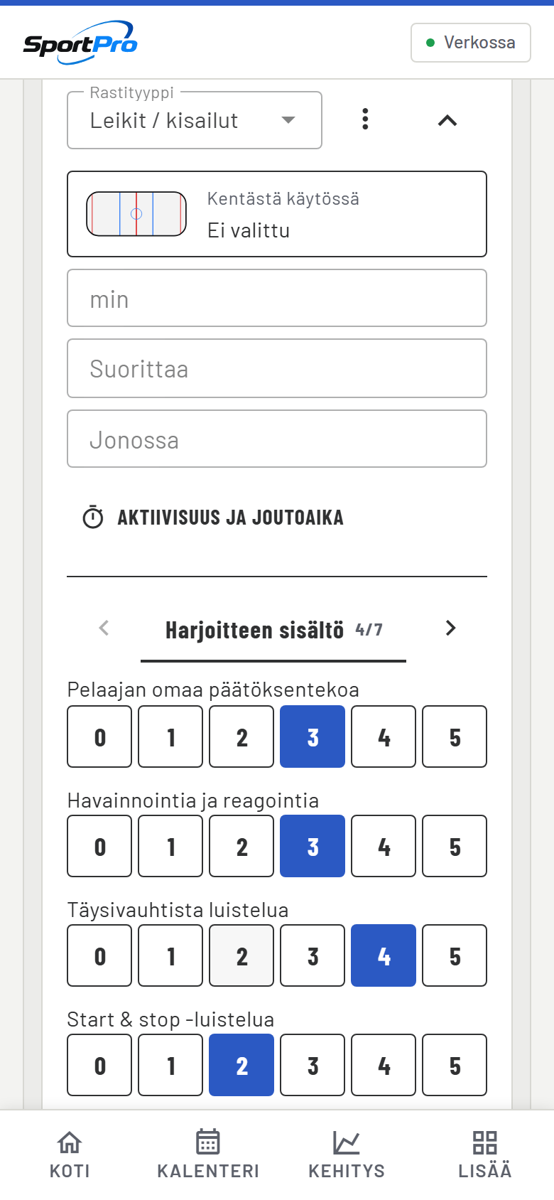 Uppföljning av en träning i telefonen: stationens frågor besvaras med ett tryck.
